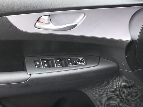 Used 2024 Kia Forte LXS FWD image 17