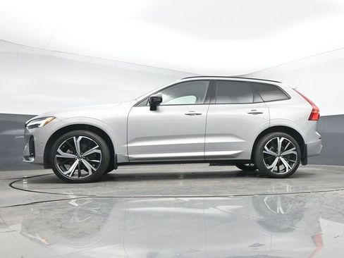 Used 2023 Volvo XC60 B5 Ultimate w/ Climate Package FWD image 18