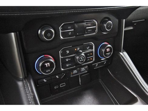 Used 2021 Chevrolet Suburban LT w/ Rear Media and Nav Package image 30