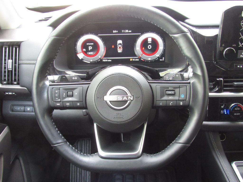 Used 2025 Nissan Pathfinder Platinum AWD/4WD image 26