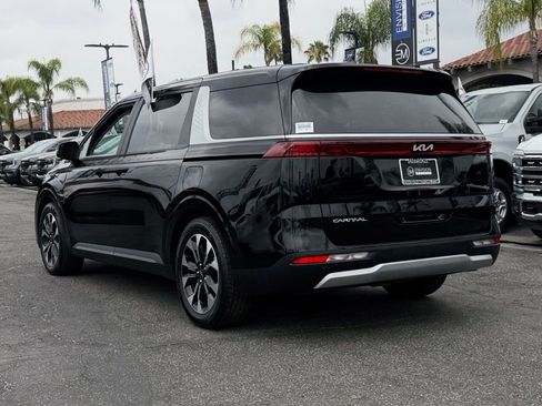 Used 2024 Kia Carnival EX FWD image 7
