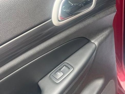Used 2020 Jeep Grand Cherokee Altitude AWD/4WD image 14