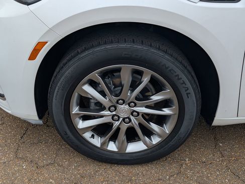 Used 2022 Buick Enclave Avenir w/ Avenir Technology Package image 30