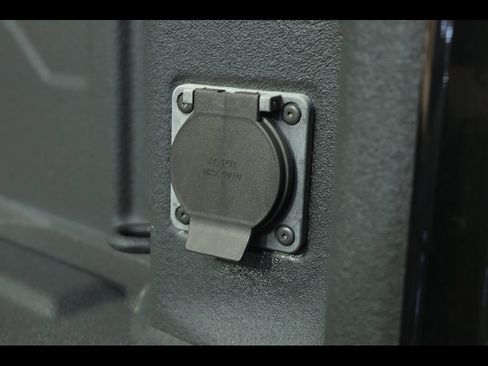 Used 2025 Chevrolet Silverado 2500 Custom w/ Custom Value Package image 14