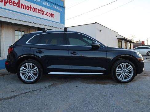 Used 2019 Audi Q5 2.0T Premium Plus w/ Premium Plus Package image 4