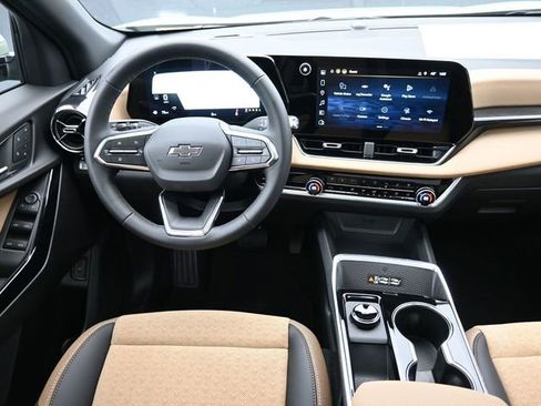 New 2026 Chevrolet Equinox ACTIV w/ Convenience Package III image 24