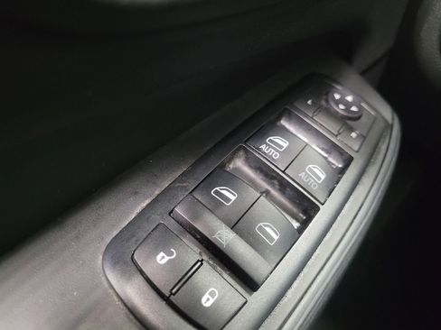Used 2015 Jeep Cherokee Limited FWD image 27