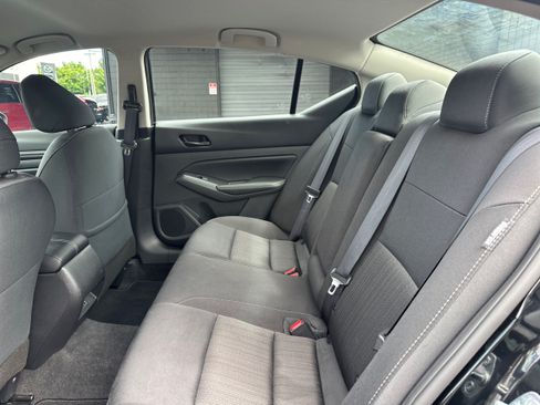 Used 2024 Nissan Altima 2.5 SV FWD image 10