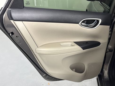 Used 2016 Nissan Sentra SV image 29
