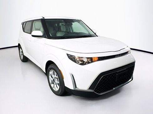 New 2025 Kia Soul LX w/ LX Technology Package image 3