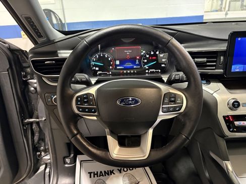 Certified 2022 Ford Explorer XLT w/ Equipment Group 202A image 8