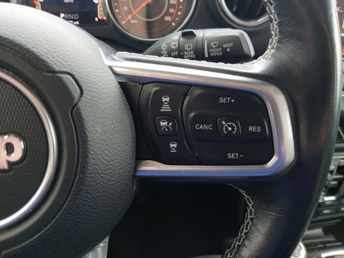 Used 2019 Jeep Wrangler Unlimited Sahara w/ Quick Order Package 24M Moab AWD/4WD image 12