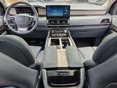 Used 2024 Lincoln Navigator Black Label AWD/4WD image 10