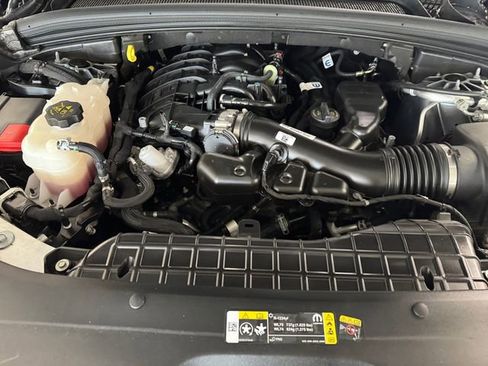 Used 2024 Jeep Grand Cherokee Limited w/ Luxury Tech Group II image 6