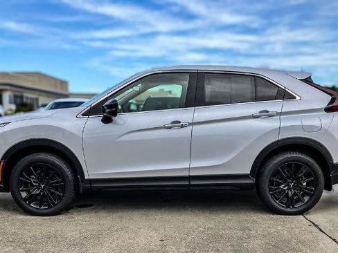 Used 2025 Mitsubishi Eclipse Cross LE AWD/4WD image 2