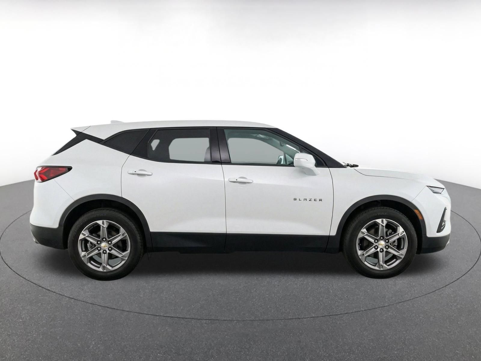 Used 2026 Chevrolet Blazer LT FWD image 9