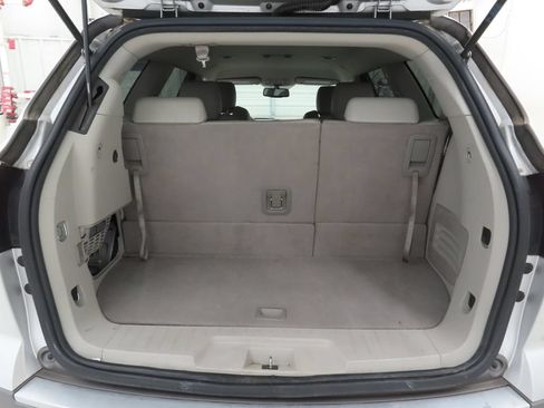 Used 2011 Buick Enclave CXL FWD image 21