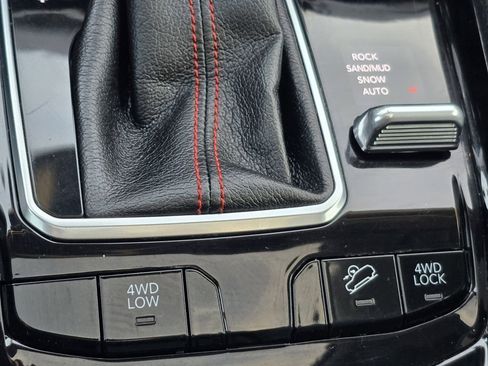 Used 2022 Jeep Compass Trailhawk w/ Trailhawk Elite Group image 12