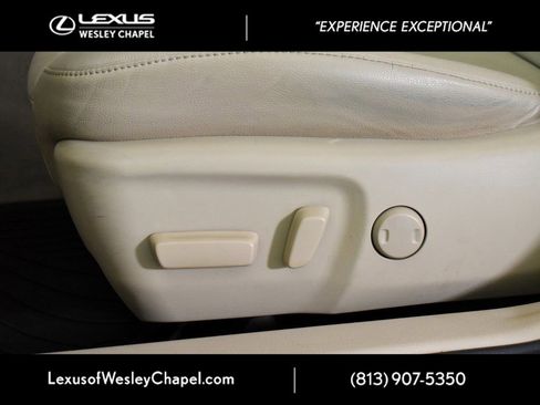 Used 2013 Toyota Camry XLE w/ Convenience Pkg image 19