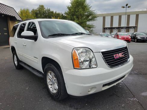 Used 2014 GMC Yukon SLT AWD/4WD image 3