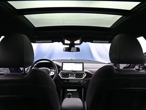 Used 2025 BMW X4 xDrive30i w/ Premium Package image 17