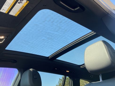 Used 2024 Mercedes-Benz GLS 450 450 w/ AMG Line Exterior image 9