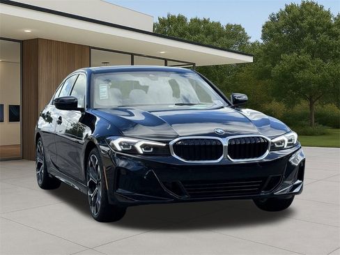 New 2026 BMW 330i Sedan w/ Premium Package image 4