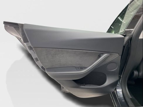 Used 2024 Tesla Model Y 2WD image 24
