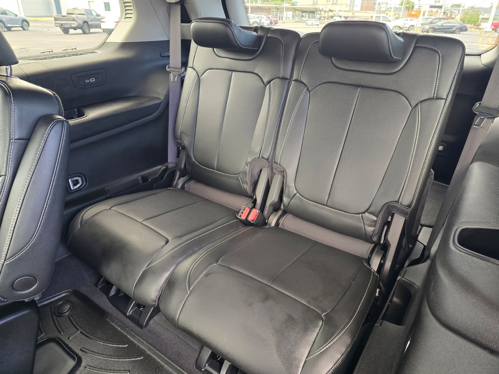 Used 2024 Jeep Grand Cherokee L Limited AWD/4WD image 11