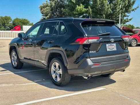 Used 2025 Toyota RAV4 XLE FWD image 5