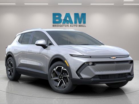New 2026 Chevrolet Equinox EV LT image 2