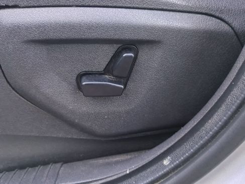 Used 2010 Jeep Grand Cherokee Laredo image 15