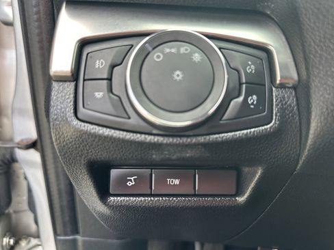 Used 2018 Ford Explorer XLT w/ Equipment Group 202A image 11