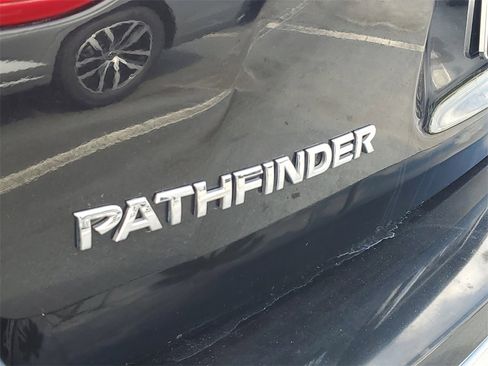 Used 2020 Nissan Pathfinder SV image 5