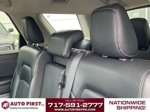 Used 2022 Nissan Pathfinder SL AWD/4WD image 10