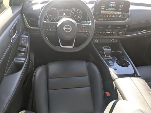 Used 2023 Nissan Rogue SL w/ SL Premium Package image 29