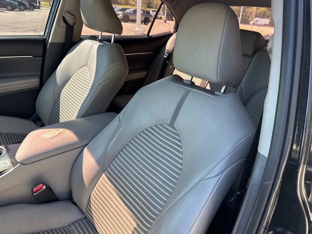 Used 2019 Toyota Camry SE w/ Audio Package FWD image 28