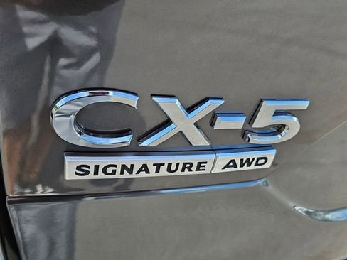 New 2025 MAZDA CX-5 Signature image 12