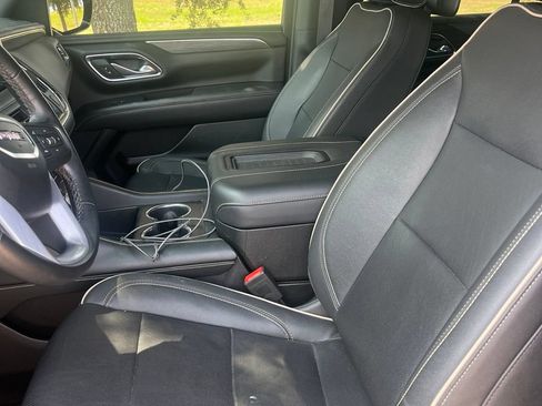 Used 2023 GMC Yukon SLT w/ SLT Premium Package RWD image 8