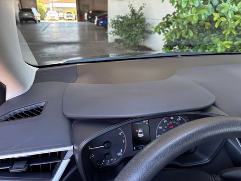 Used 2025 Toyota Corolla LE FWD image 58