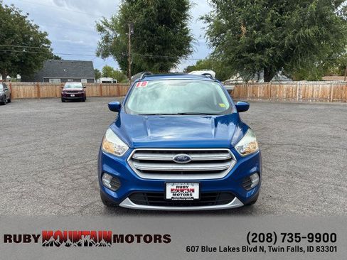 Used 2018 Ford Escape SE FWD image 2
