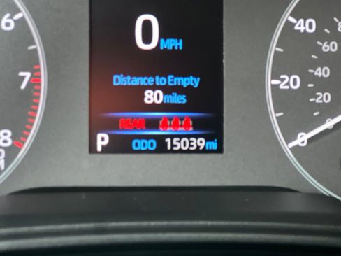 Used 2025 Toyota Corolla Cross LE AWD/4WD image 22