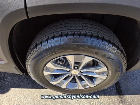 New 2026 Chevrolet Equinox LT w/ Convenience Package II AWD/4WD image 9