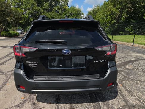 Used 2024 Subaru Outback Premium w/ Popular Package #1A AWD/4WD image 9