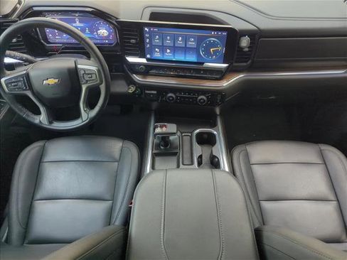 Used 2024 Chevrolet Silverado 1500 LT w/ Leather Package image 17