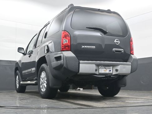 Used 2015 Nissan Xterra S image 28
