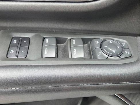 Certified 2022 Chevrolet Suburban Z71 w/ Off-Road Capability Package AWD/4WD image 26
