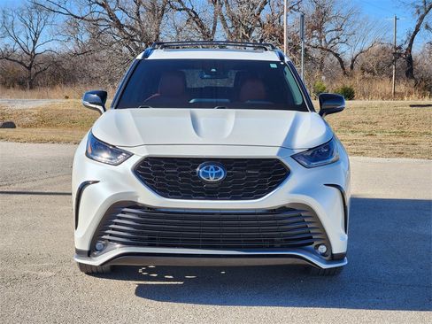 Used 2021 Toyota Highlander XSE image 2