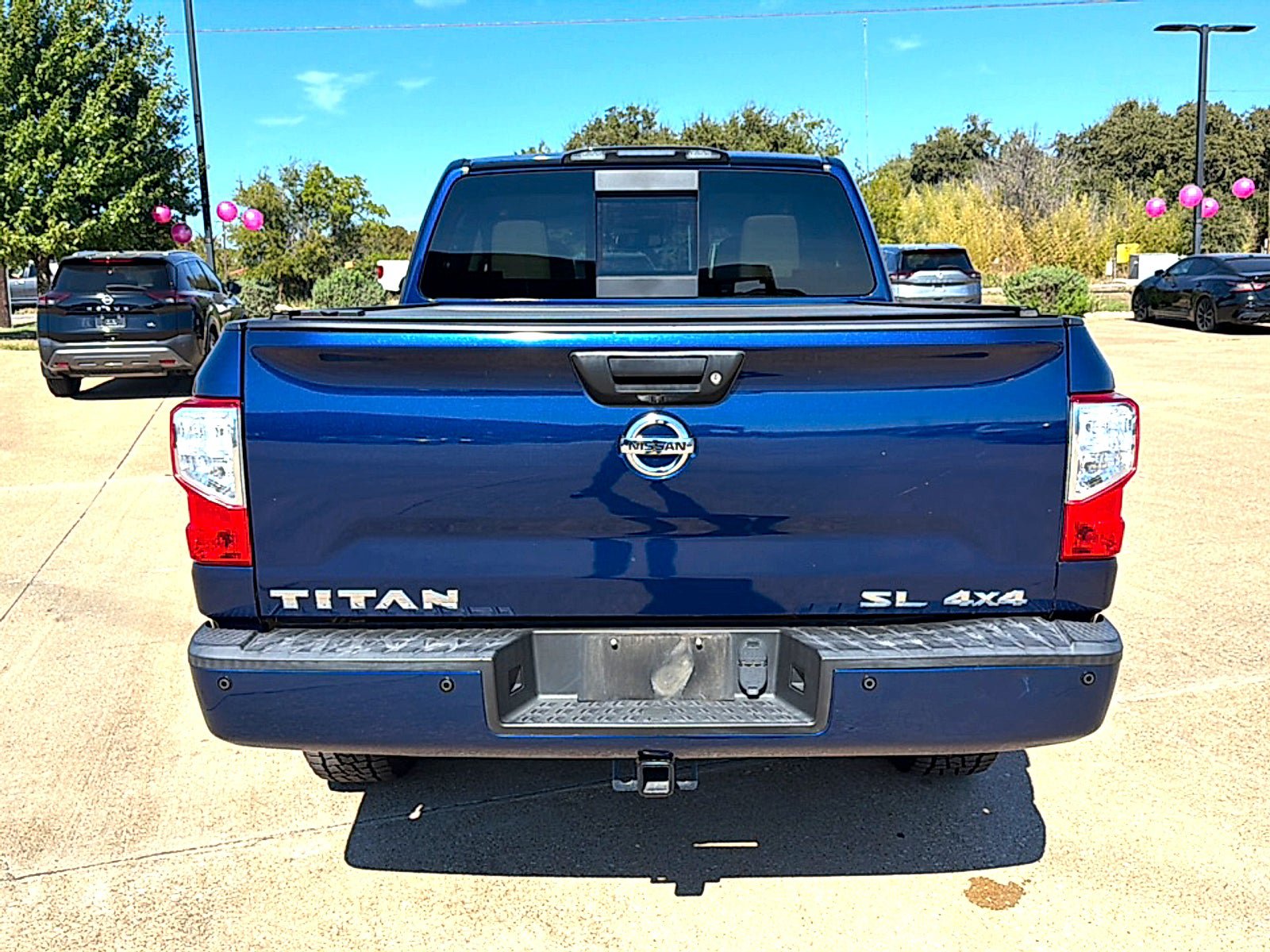 Used 2018 Nissan Titan SL AWD/4WD image 5