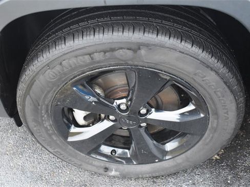 Used 2021 Jeep Cherokee Latitude Plus image 14